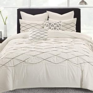LN Urban Habitat Sunita Cotton Pieced Tufted Duvet